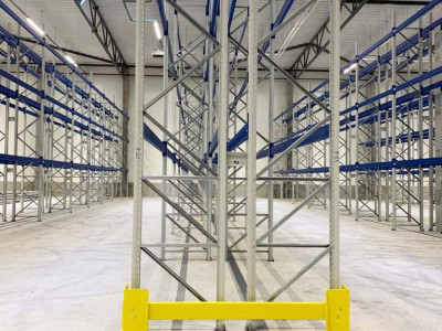 Levering og montering av Groglass pallehyller 10